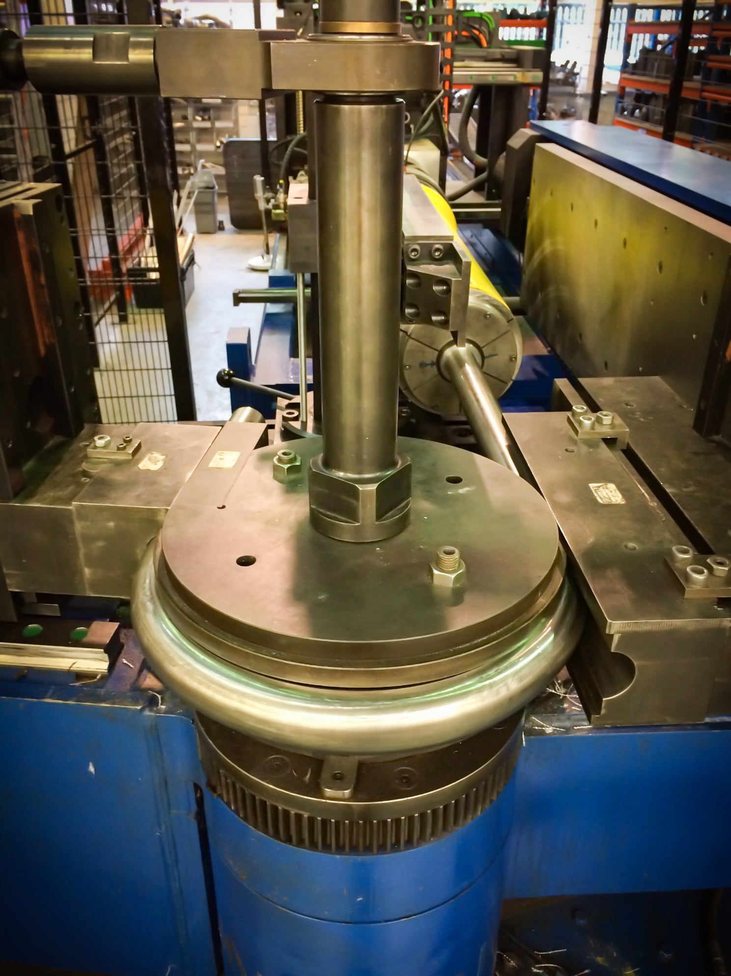 tube bending machine