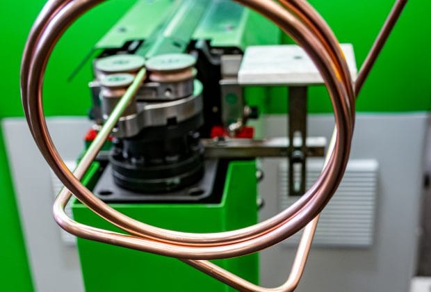 Wire forming machine