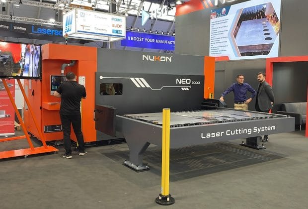 Fibre laser cutting system